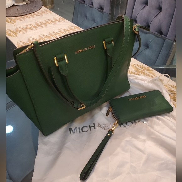 Michael Kors Selma Saffiano leather satchel large gooseberry green with wallet - Picture 2 of 8